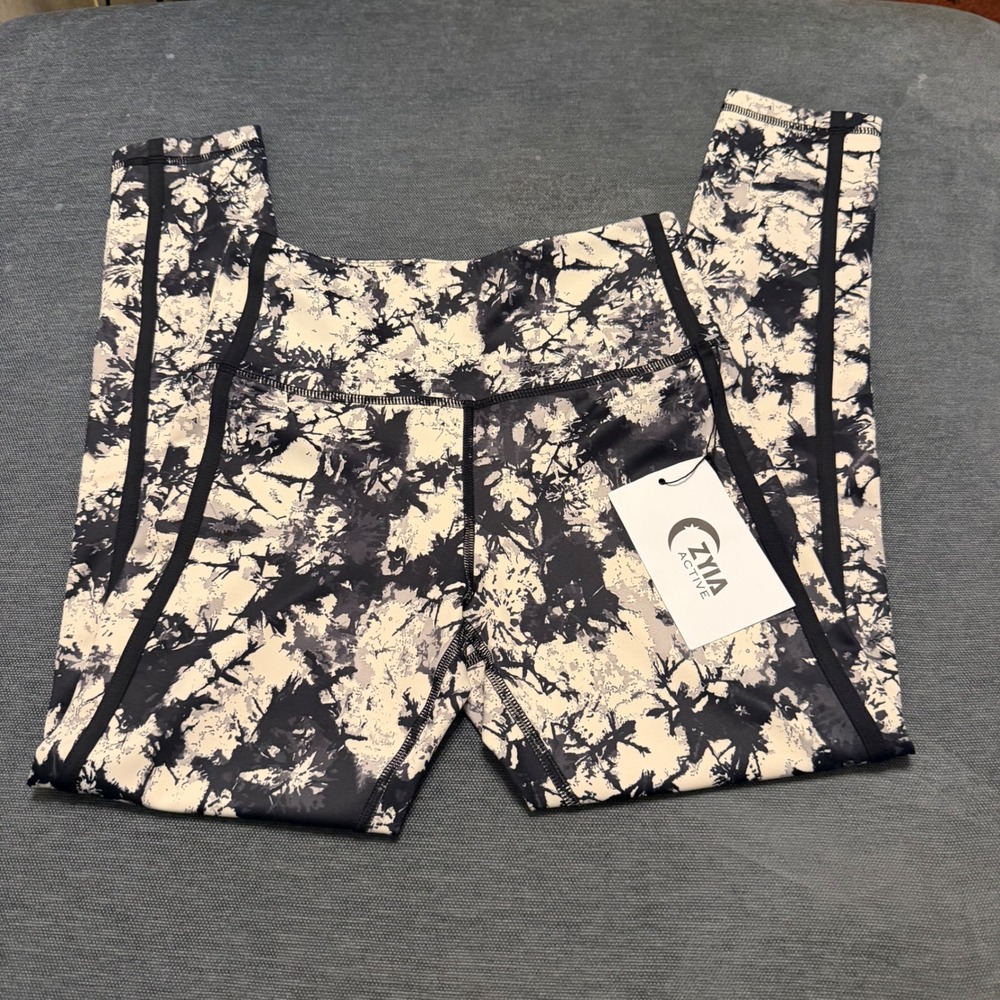 Zyia Active Bracken Piping Light n Tight 7/8 Leggings‎ Black White Size 2 7186-2